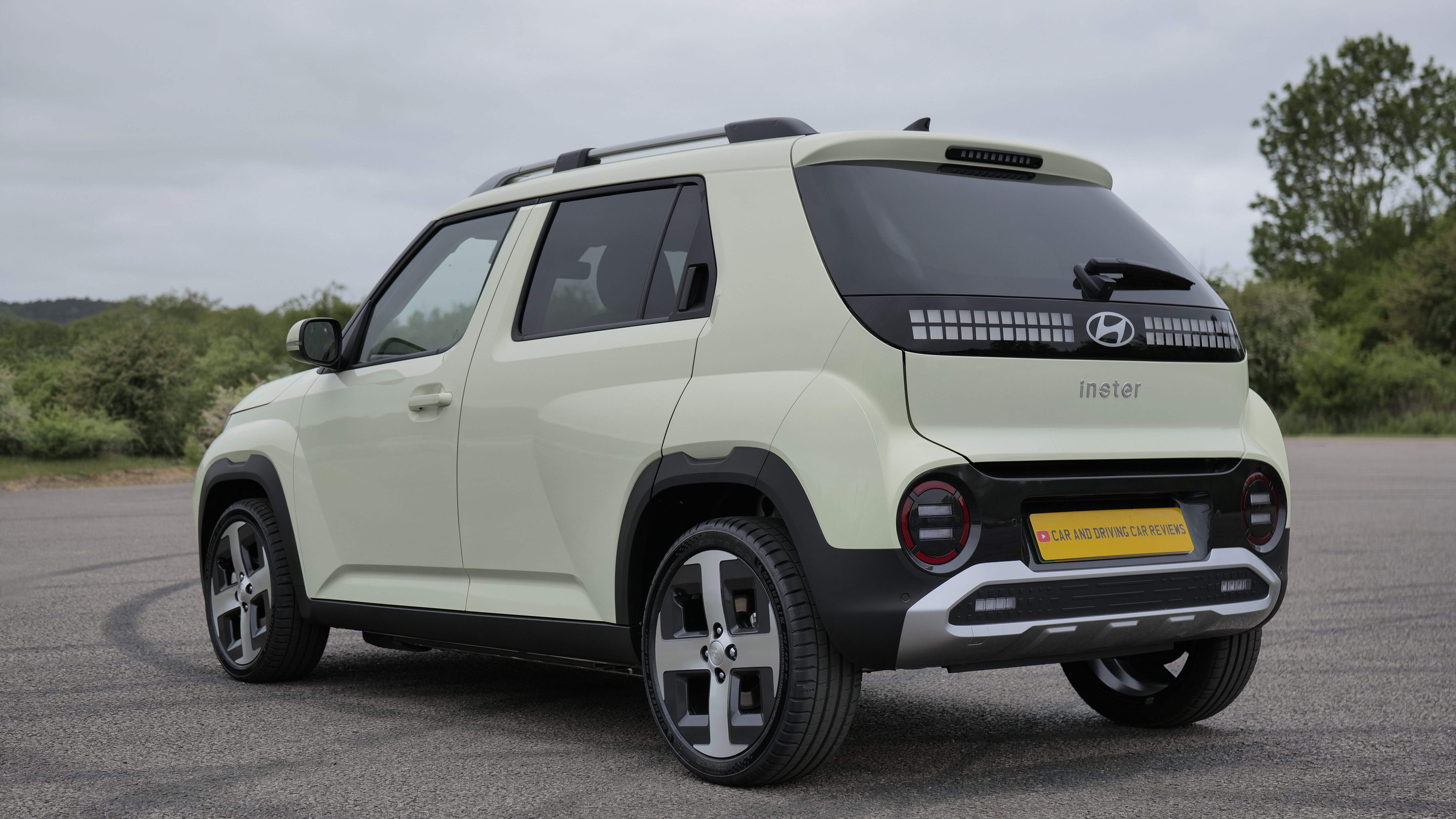 HYUNDAI INSTER ELECTRIC HATCHBACK 85kW 02 49kWh 5dr Auto [No Heat Pump]